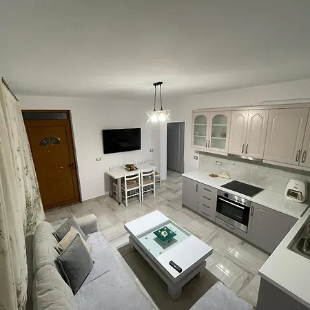 Apartment Paro's Sarande